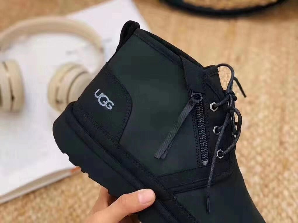 3883 Updated Zip-Up Shoes – Black