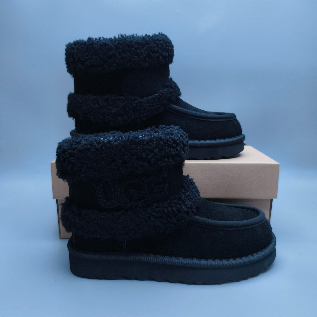 5410 Curly-Texture Large-Logo Mid-Top Boots – Black