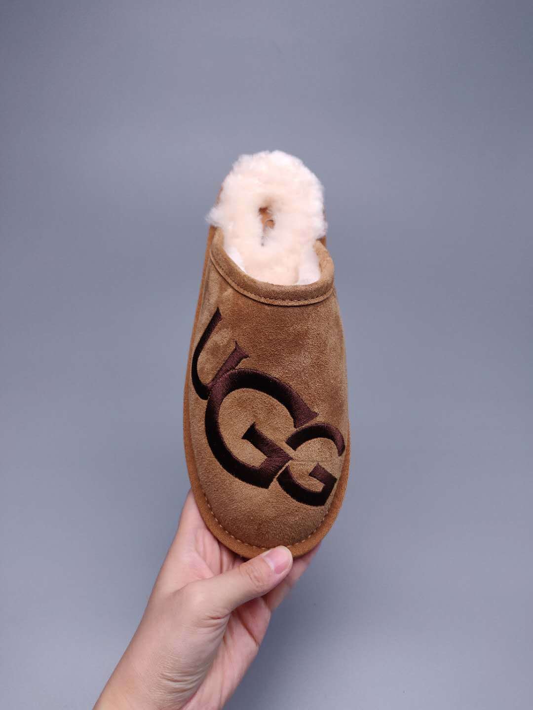 2593 Large G Indoor Slippers – Chestnut