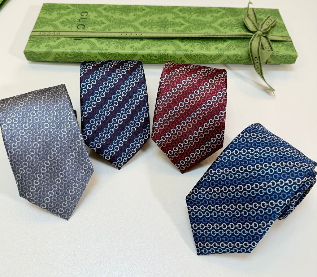 Gucci Style Men's Chain Stripe Jacquard Silk Tie