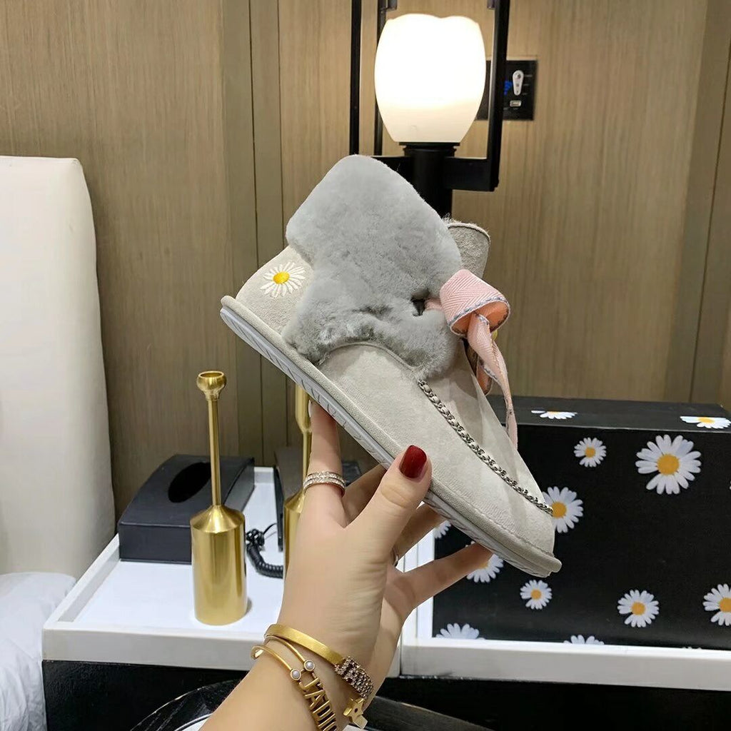 7888 Daisy Chain-and-Ribbon Detail Shoes – Gray