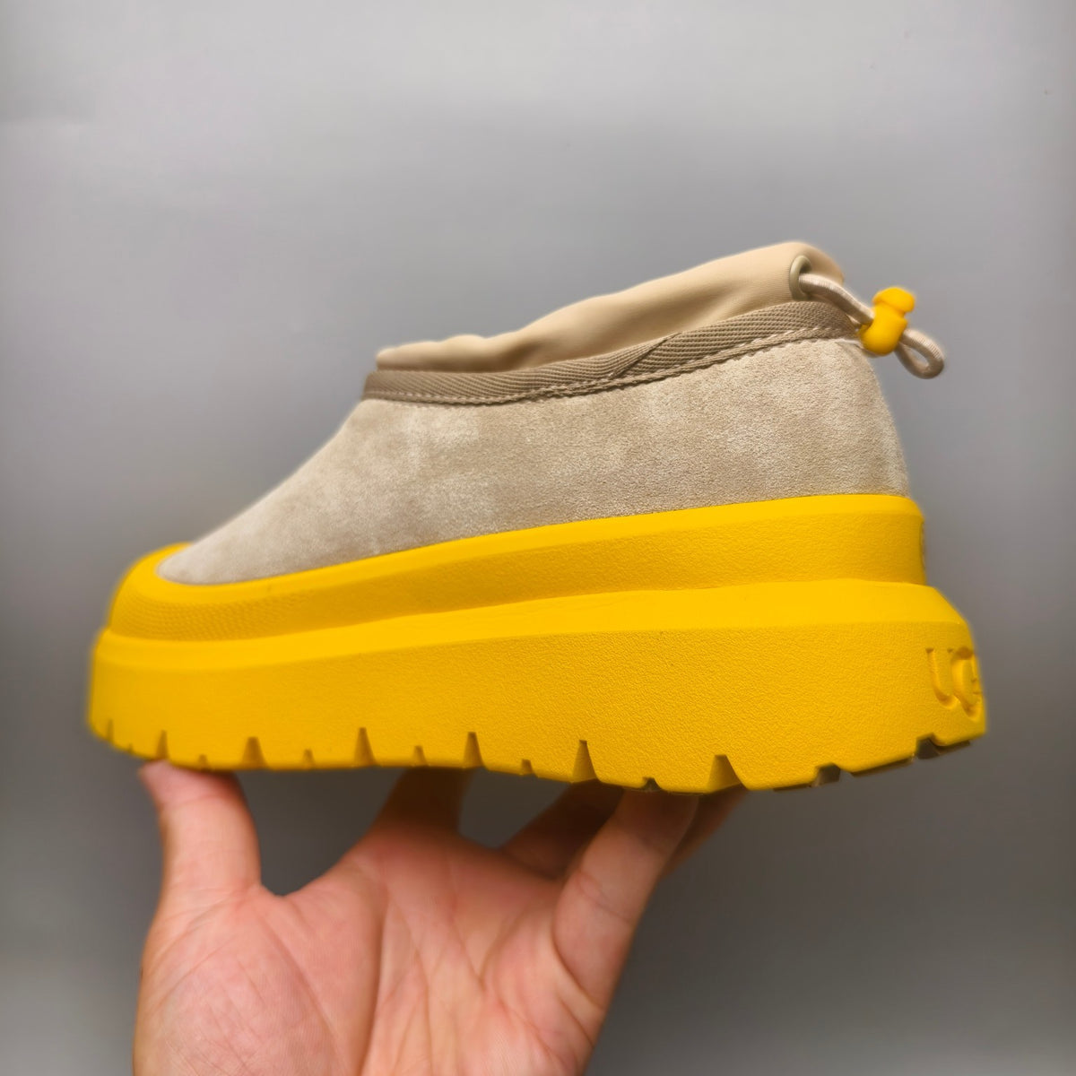 4096 Slip-On Casual Shoes – Yellow