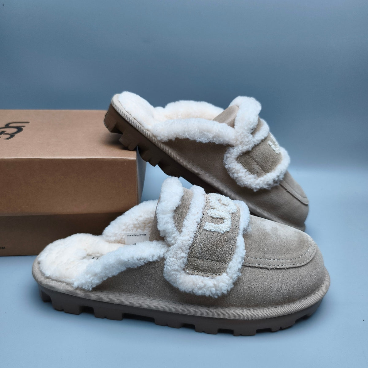 1206 Curly-Texture Logo Slippers – Sand