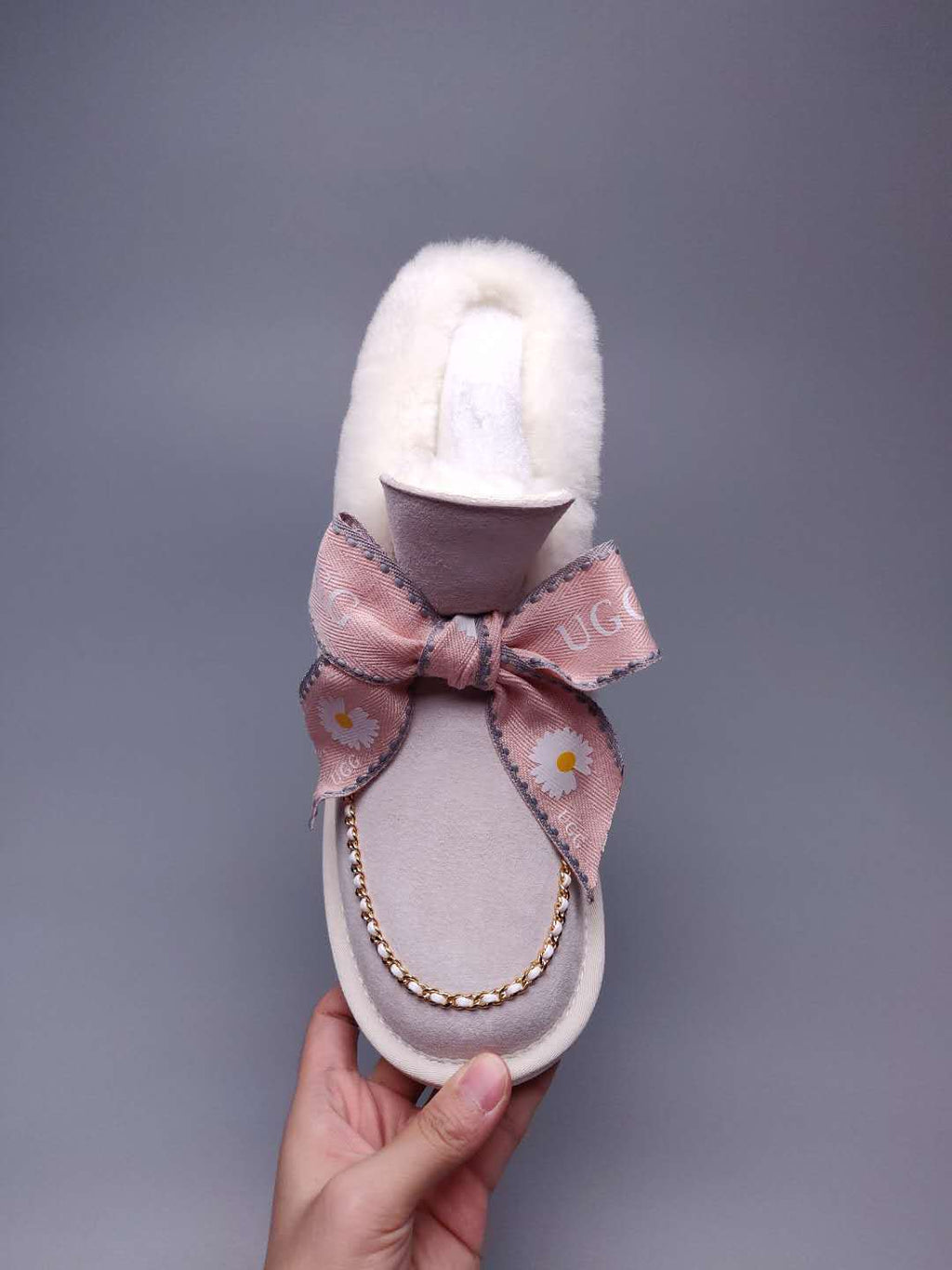 7888 Daisy Chain-and-Ribbon Detail Shoes – Milkshake White