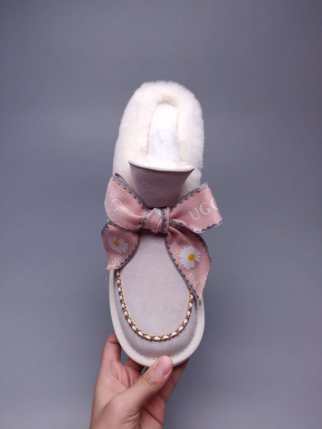 7888 Daisy Chain-and-Ribbon Detail Shoes – Milkshake White