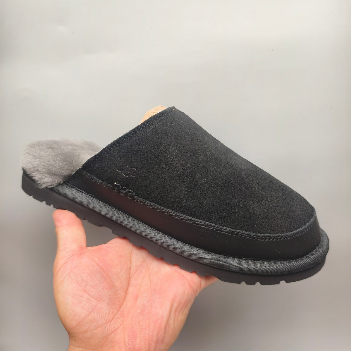 4585 Men's Ultra-Light Fluffy Casual Slippers – Black