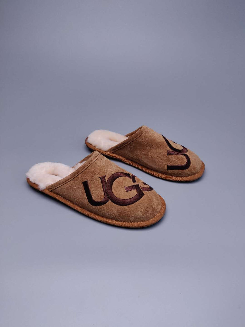 2593 Large G Indoor Slippers – Chestnut