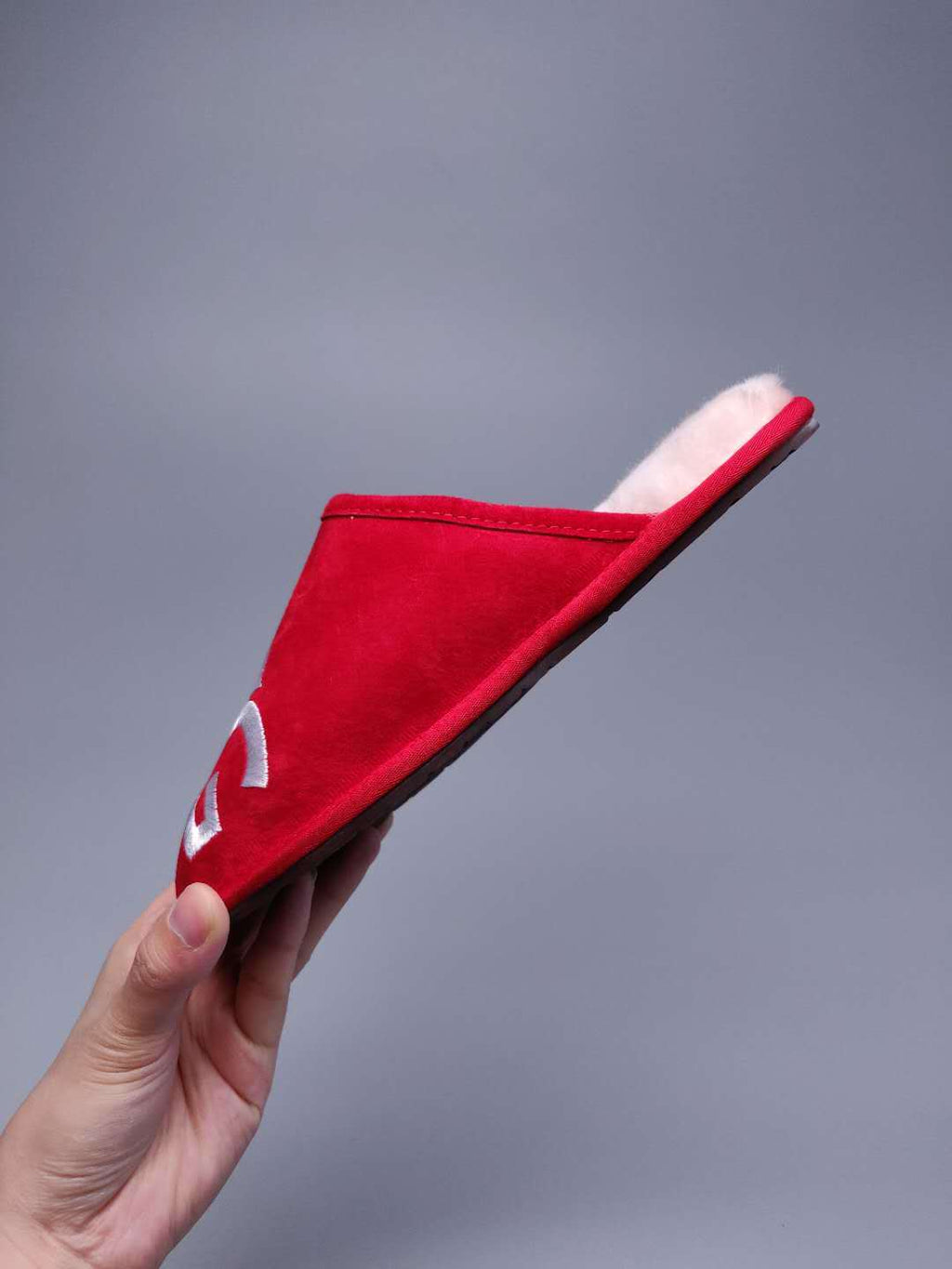 2593 Large G Indoor Slippers – Bright Red