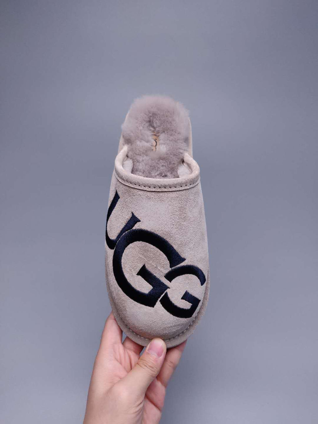 2593 Large G Indoor Slippers – Gray