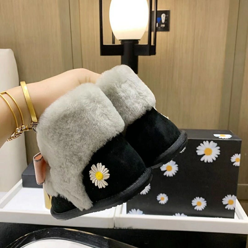 7888 Daisy Chain-and-Ribbon Detail Shoes – Black