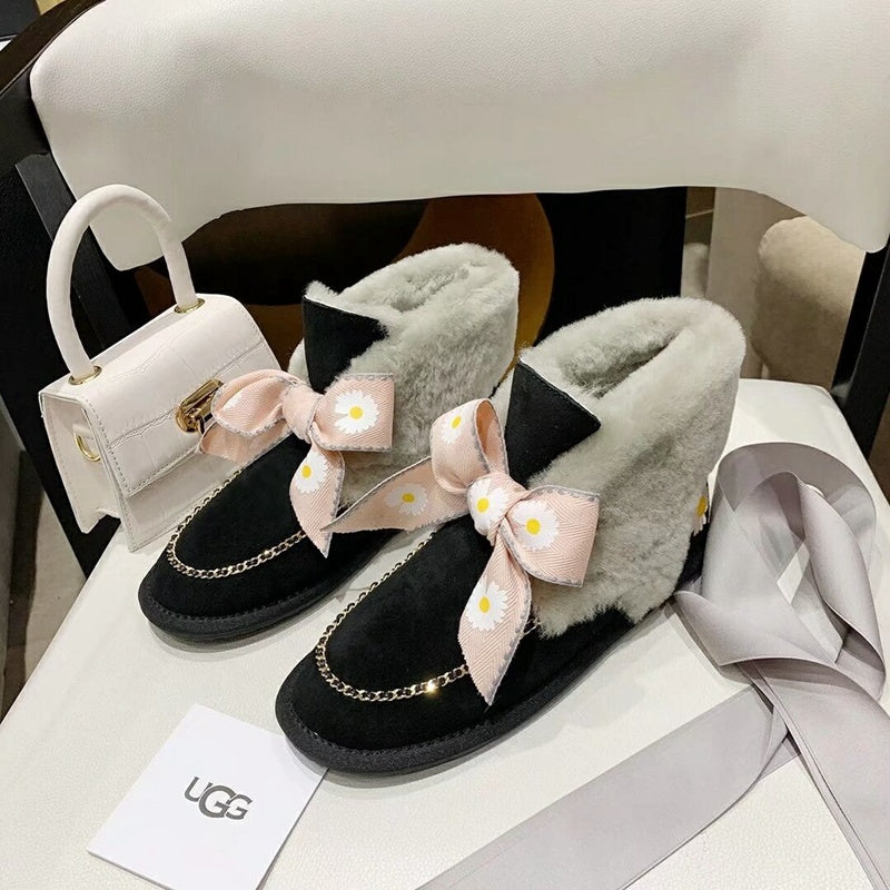 7888 Daisy Chain-and-Ribbon Detail Shoes – Black