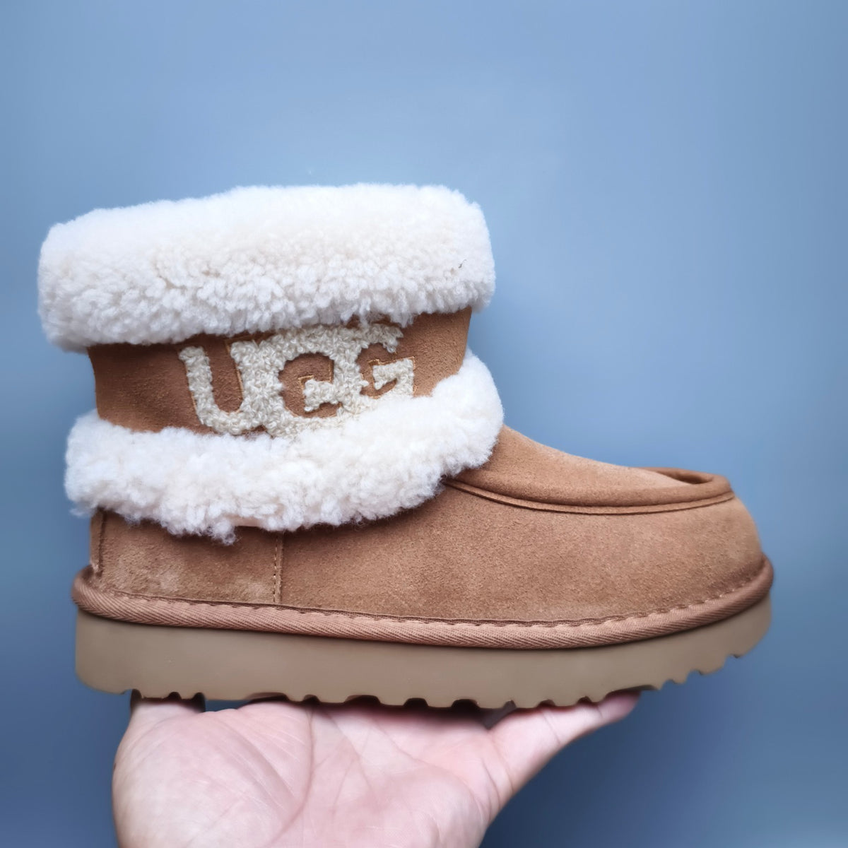 5410 Curly-Texture Large-Logo Mid-Top Boots – Chestnut