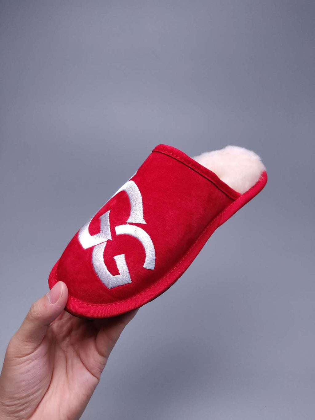 2593 Large G Indoor Slippers – Bright Red