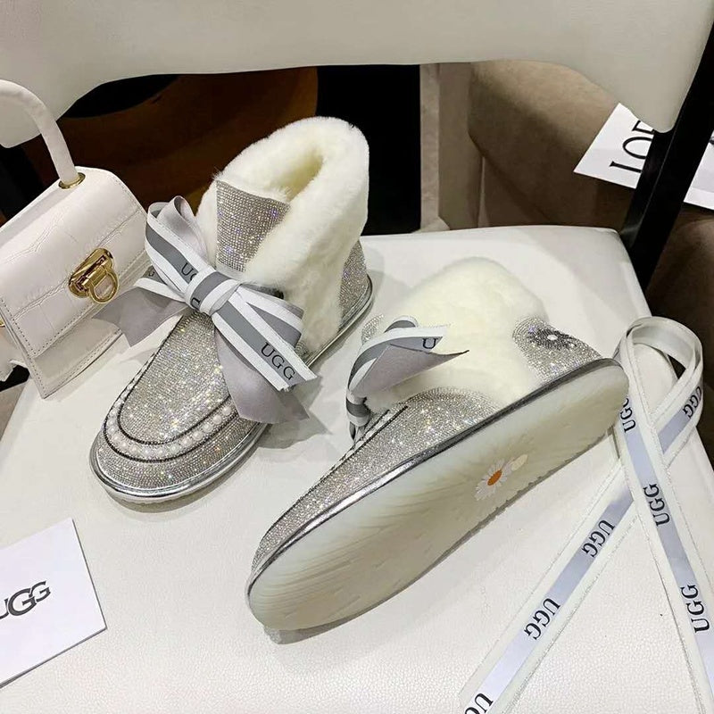 7888 Daisy Rhinestone-and-Ribbon Detail Shoes – White/Silver