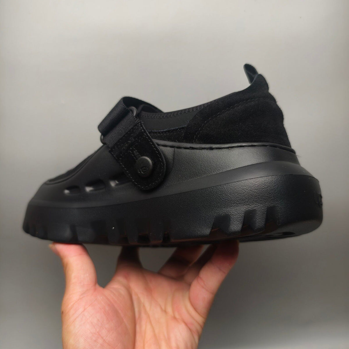 7550 Unisex Slip-On Casual Shoes – Black