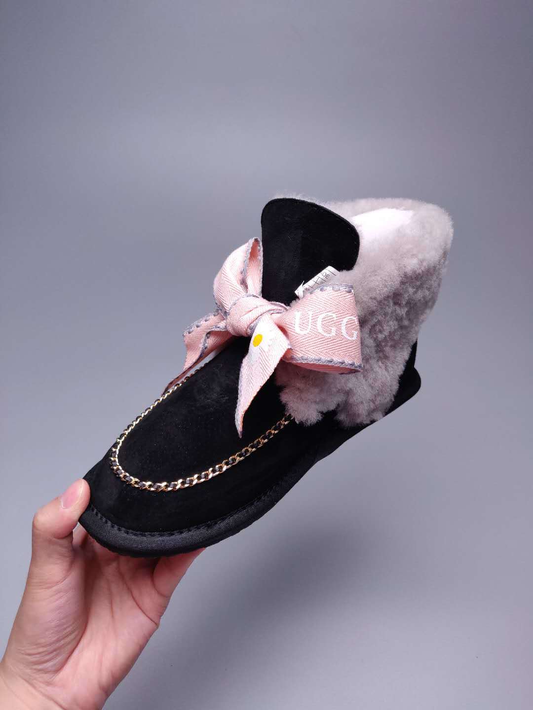 7888 Daisy Chain-and-Ribbon Detail Shoes – Black