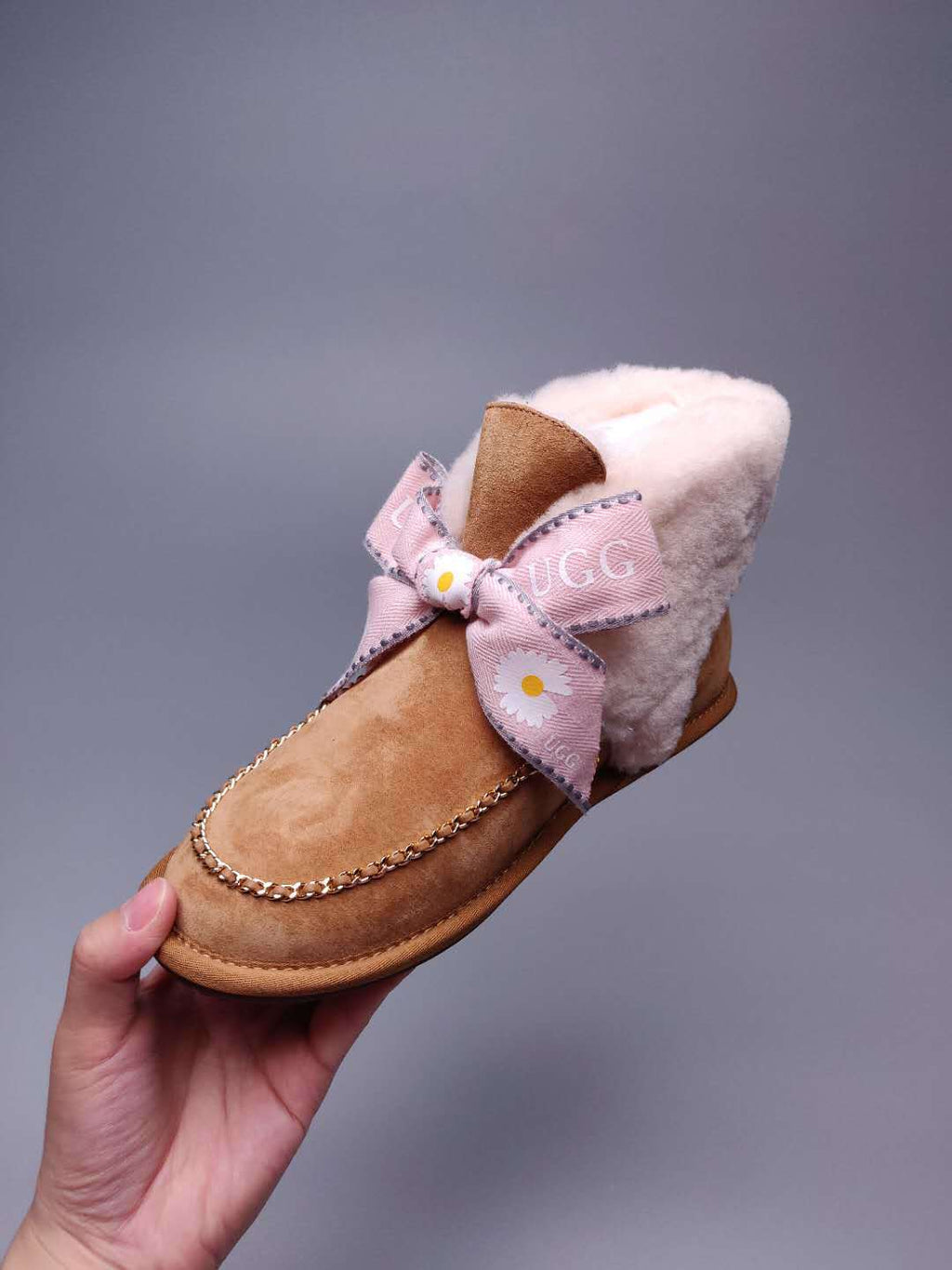 7888 Daisy Chain-and-Ribbon Detail Shoes – Chestnut