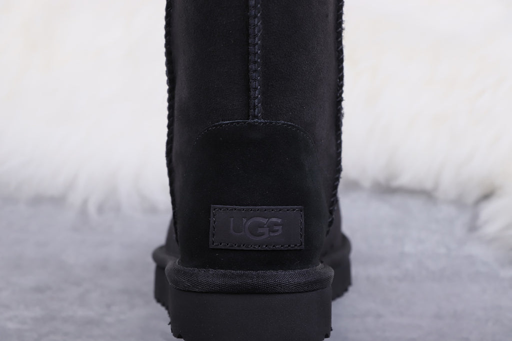 6223 Classic Short II Boots – Black
