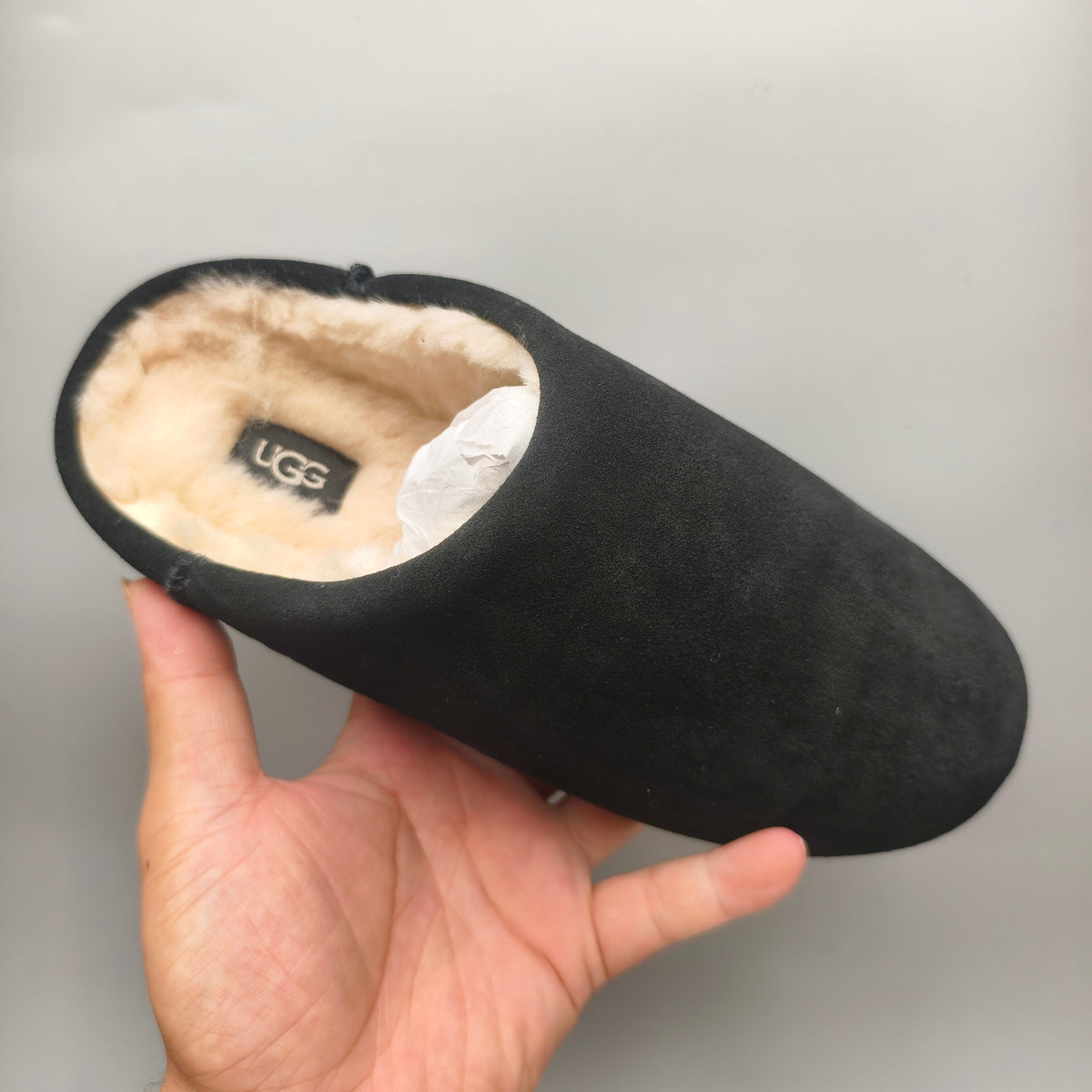 1390 Slip-On House Shoes – Black
