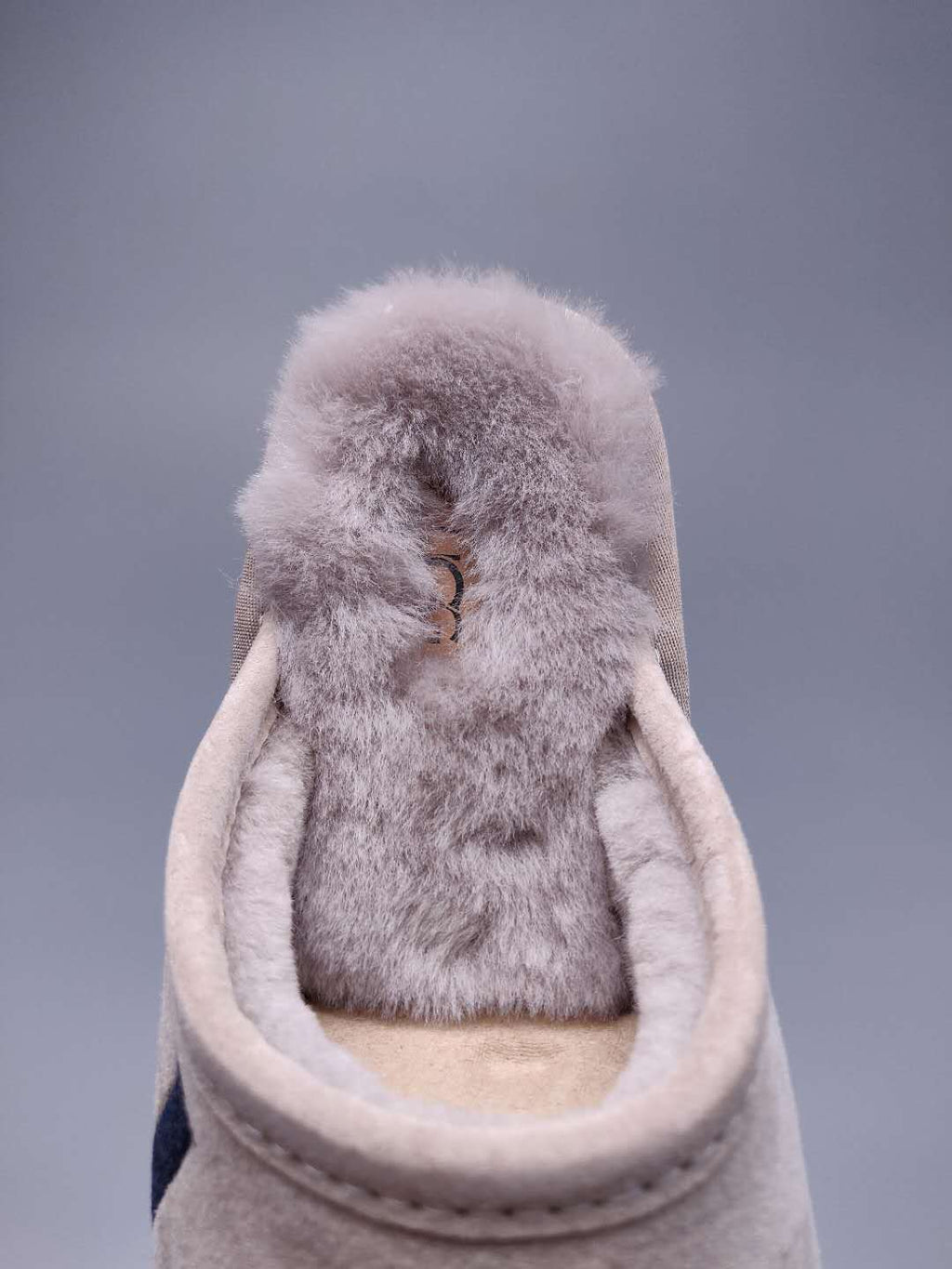 2593 Large G Indoor Slippers – Gray