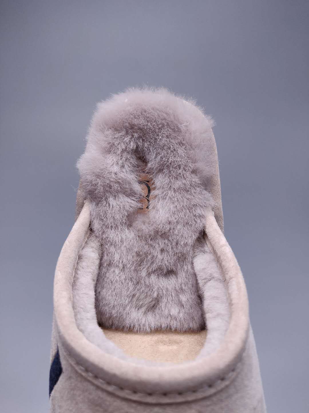 2593 Large G Indoor Slippers – Gray