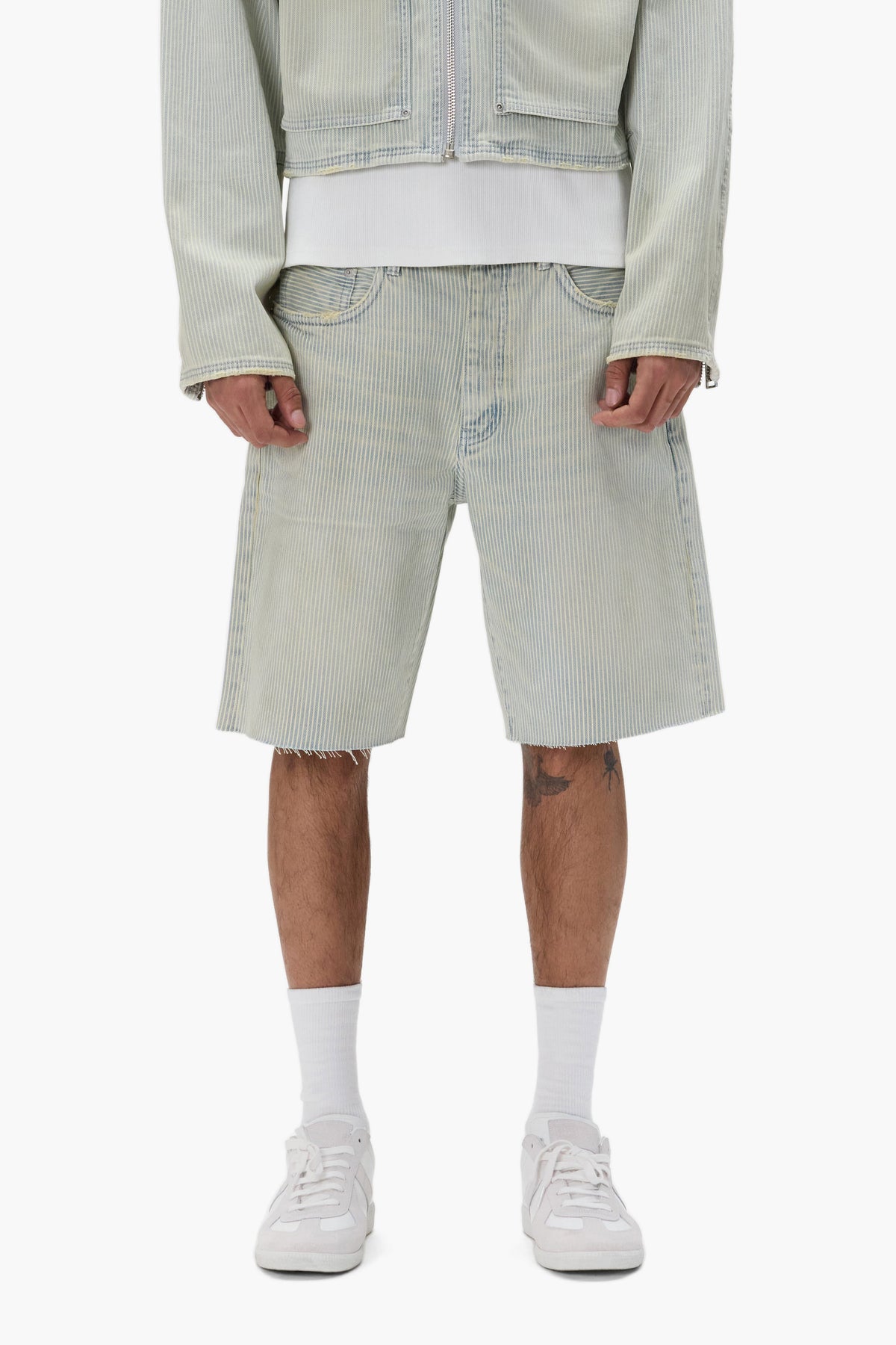 P059 Hickory Short