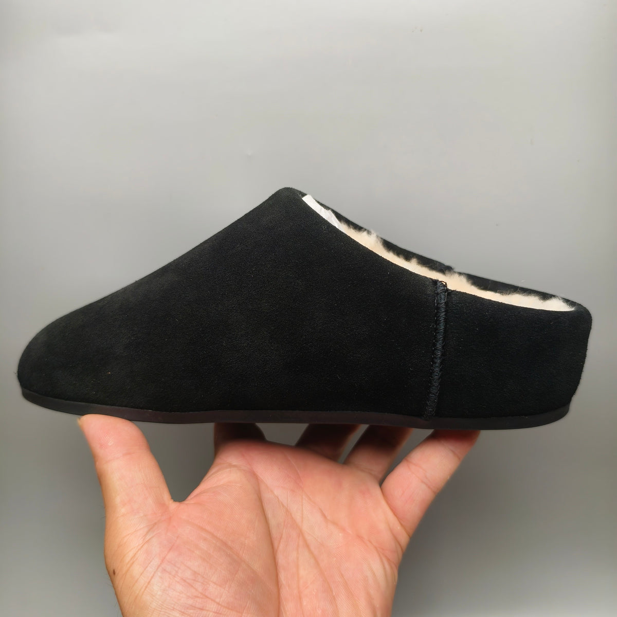 1390 Slip-On House Shoes – Black