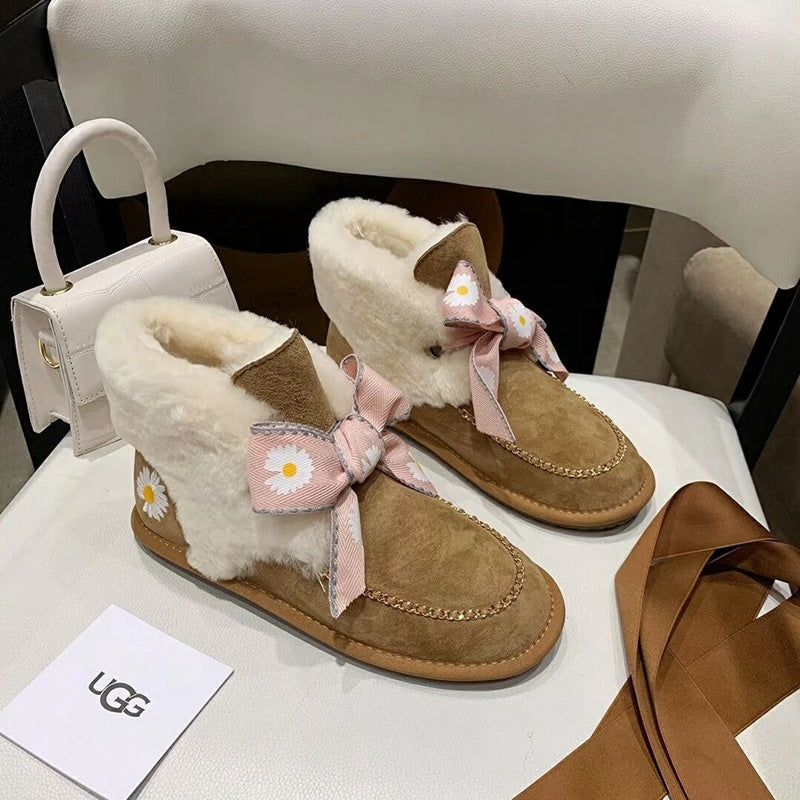 7888 Daisy Chain-and-Ribbon Detail Shoes – Chestnut
