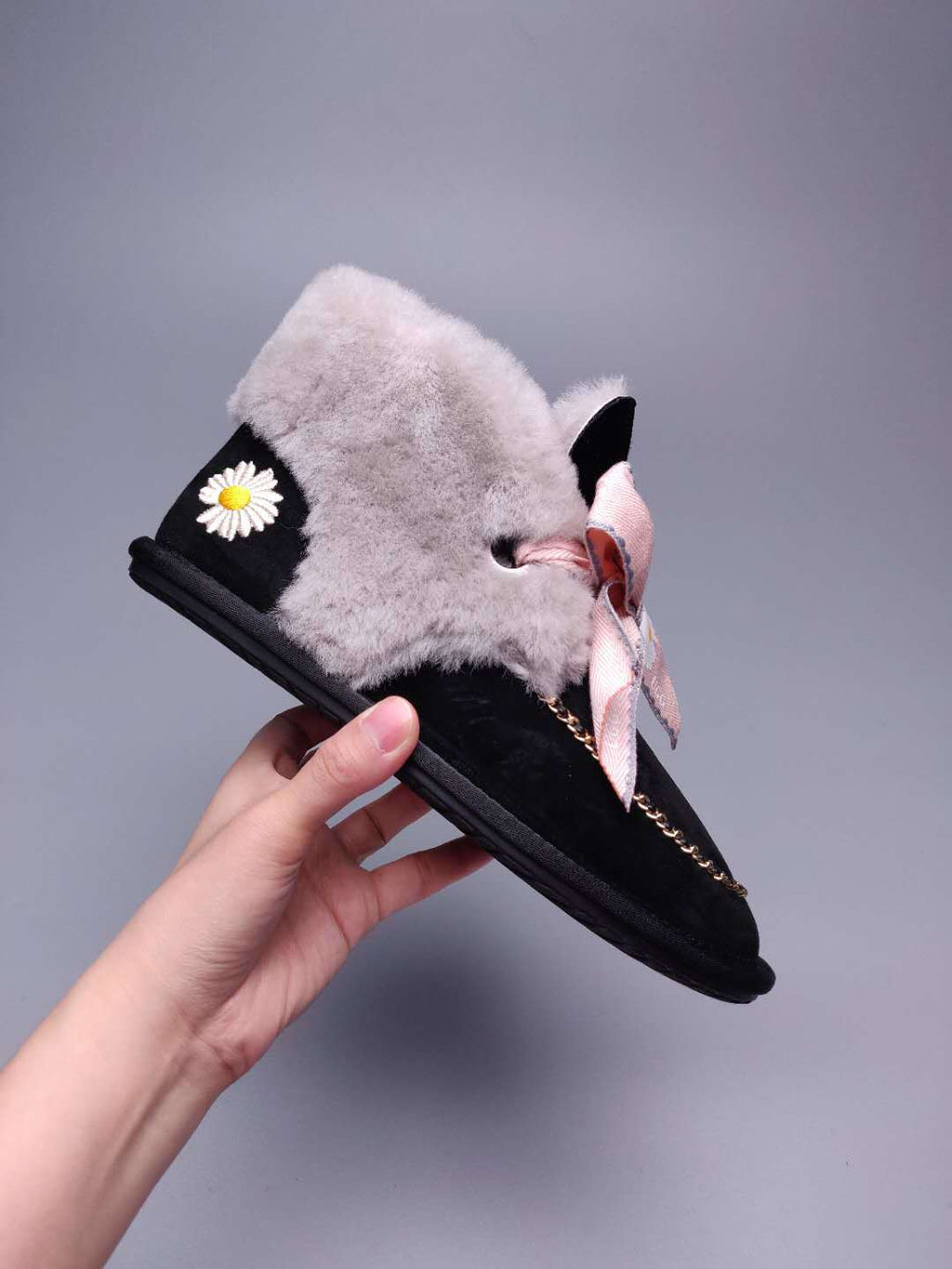 7888 Daisy Chain-and-Ribbon Detail Shoes – Black