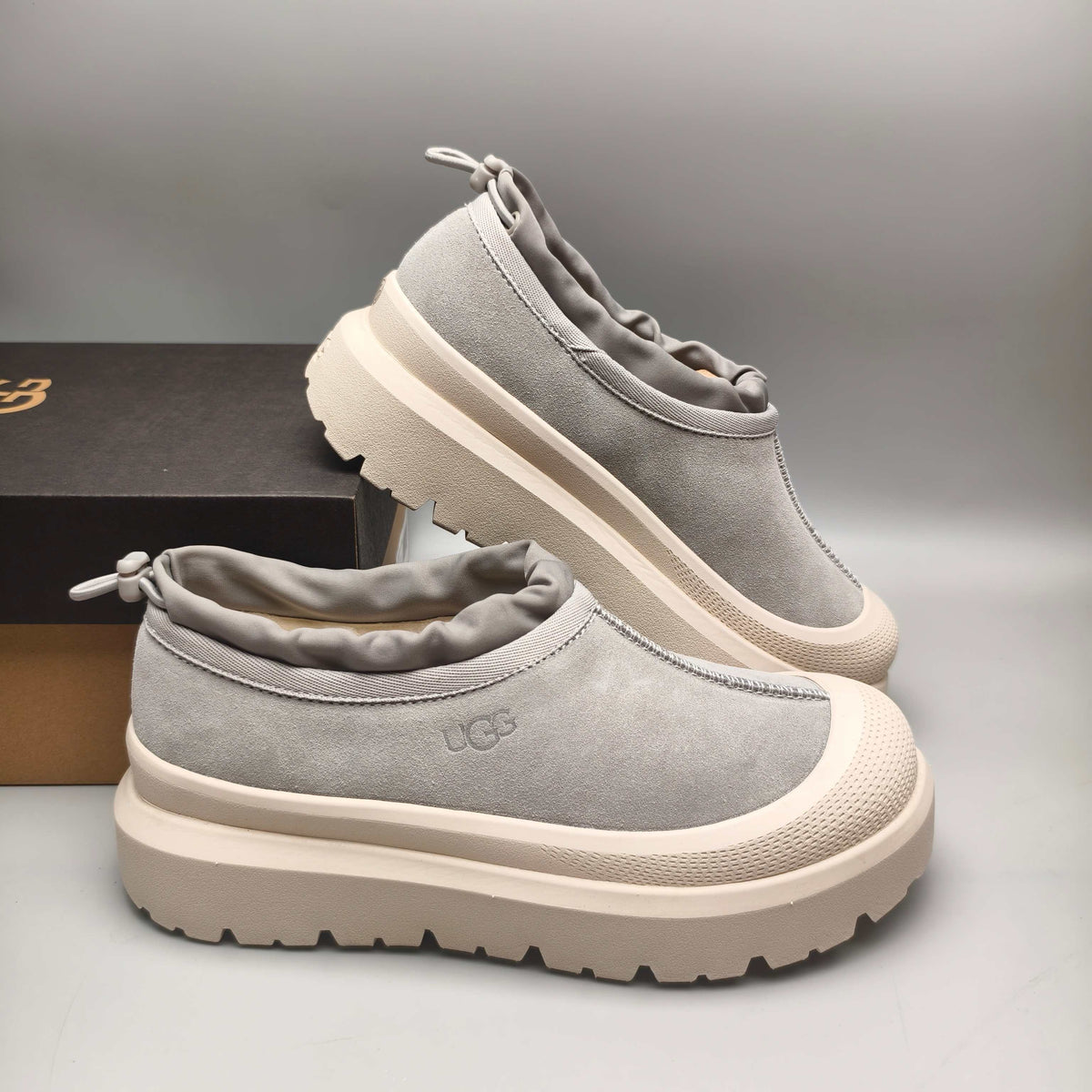 4096 Slip-On Casual Shoes – Light Gray