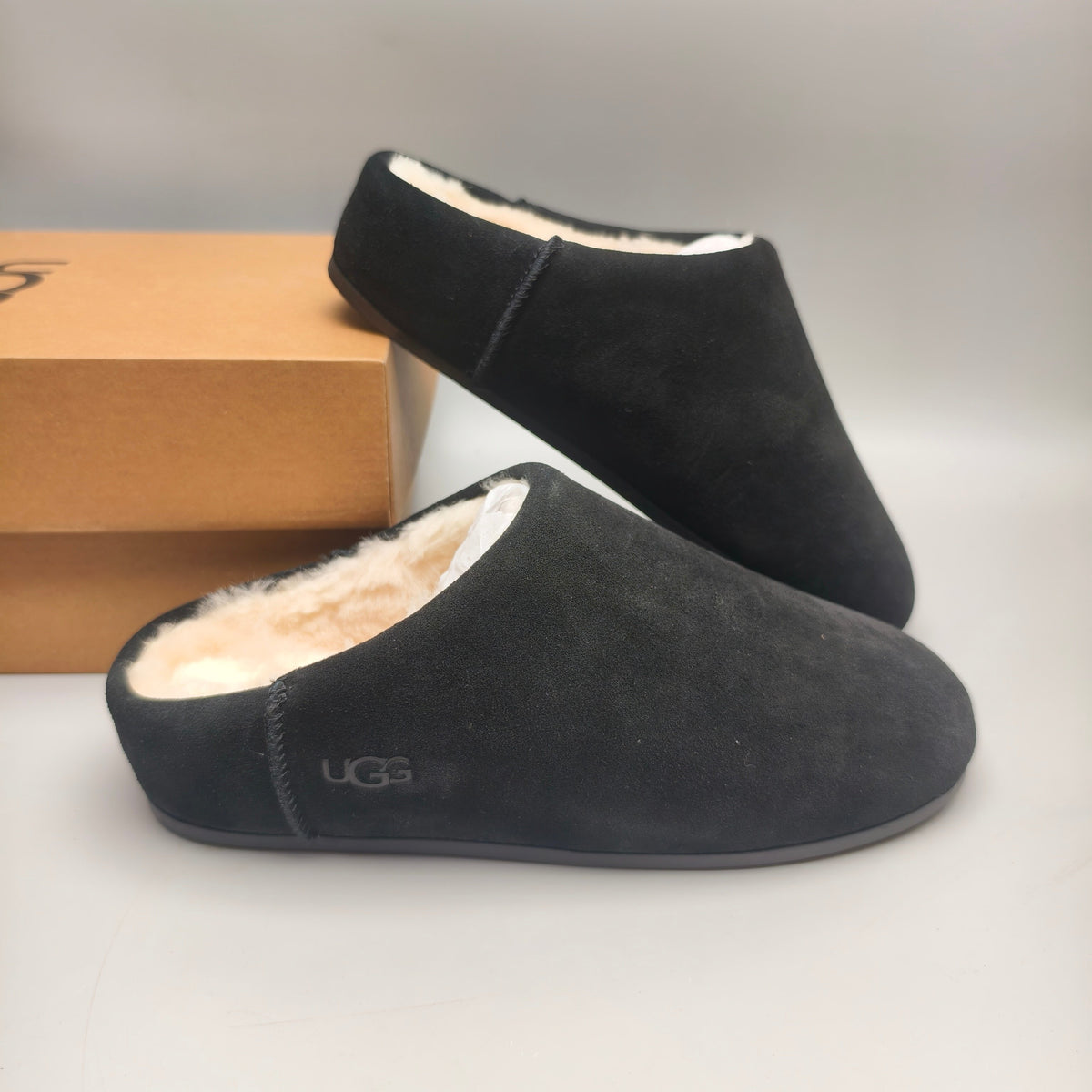 1390 Slip-On House Shoes – Black