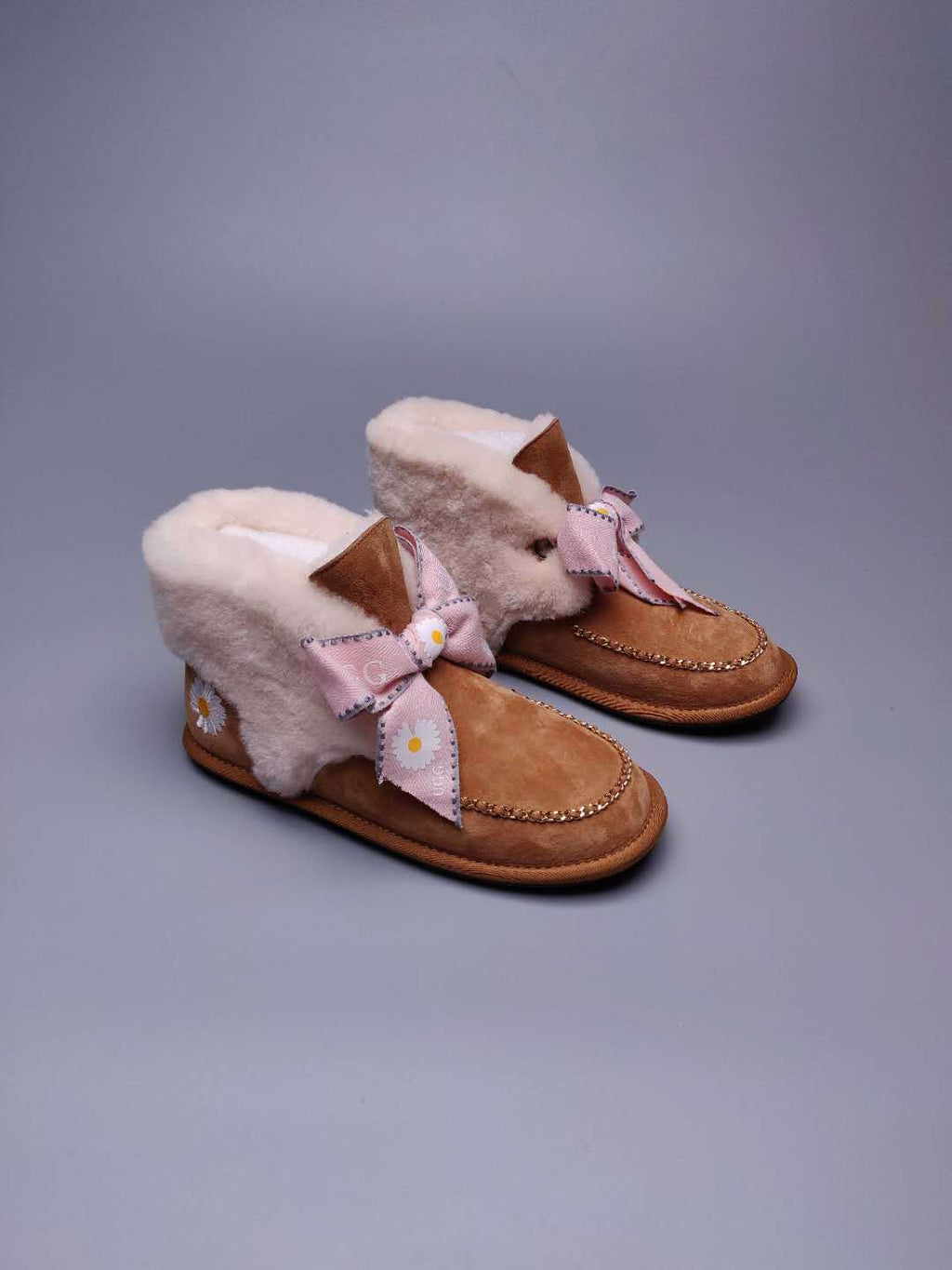 7888 Daisy Chain-and-Ribbon Detail Shoes – Chestnut
