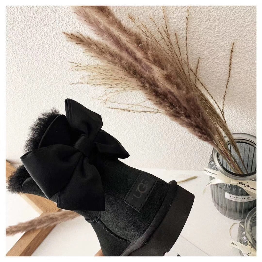 3130 Bow-Detail Ankle Boots – Black