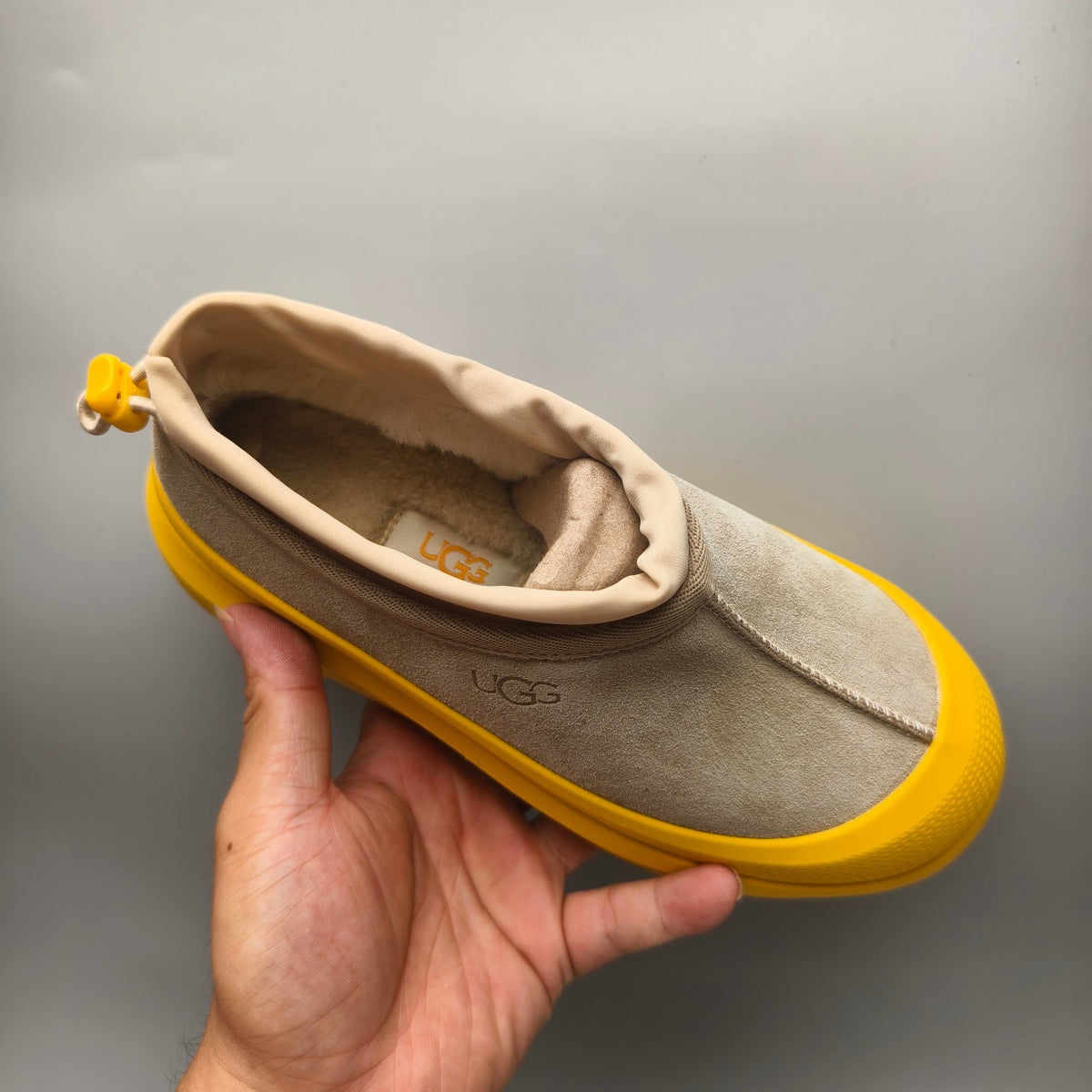 4096 Slip-On Casual Shoes – Yellow