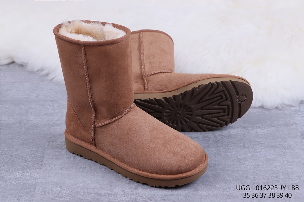 6223 Classic Short II Boots – Chestnut