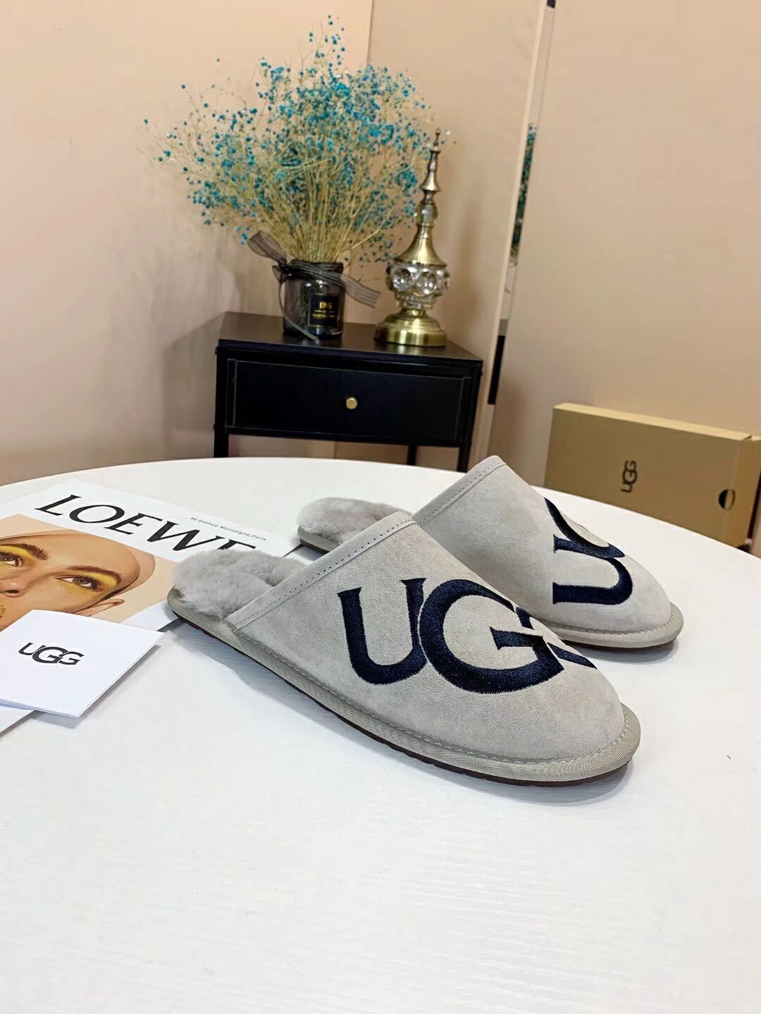 2593 Large G Indoor Slippers – Gray