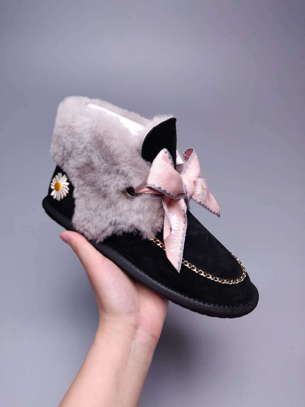 7888 Daisy Chain-and-Ribbon Detail Shoes – Black