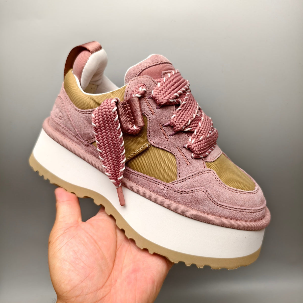1541 Chunky Platform Lace-Up Sneakers – Pink