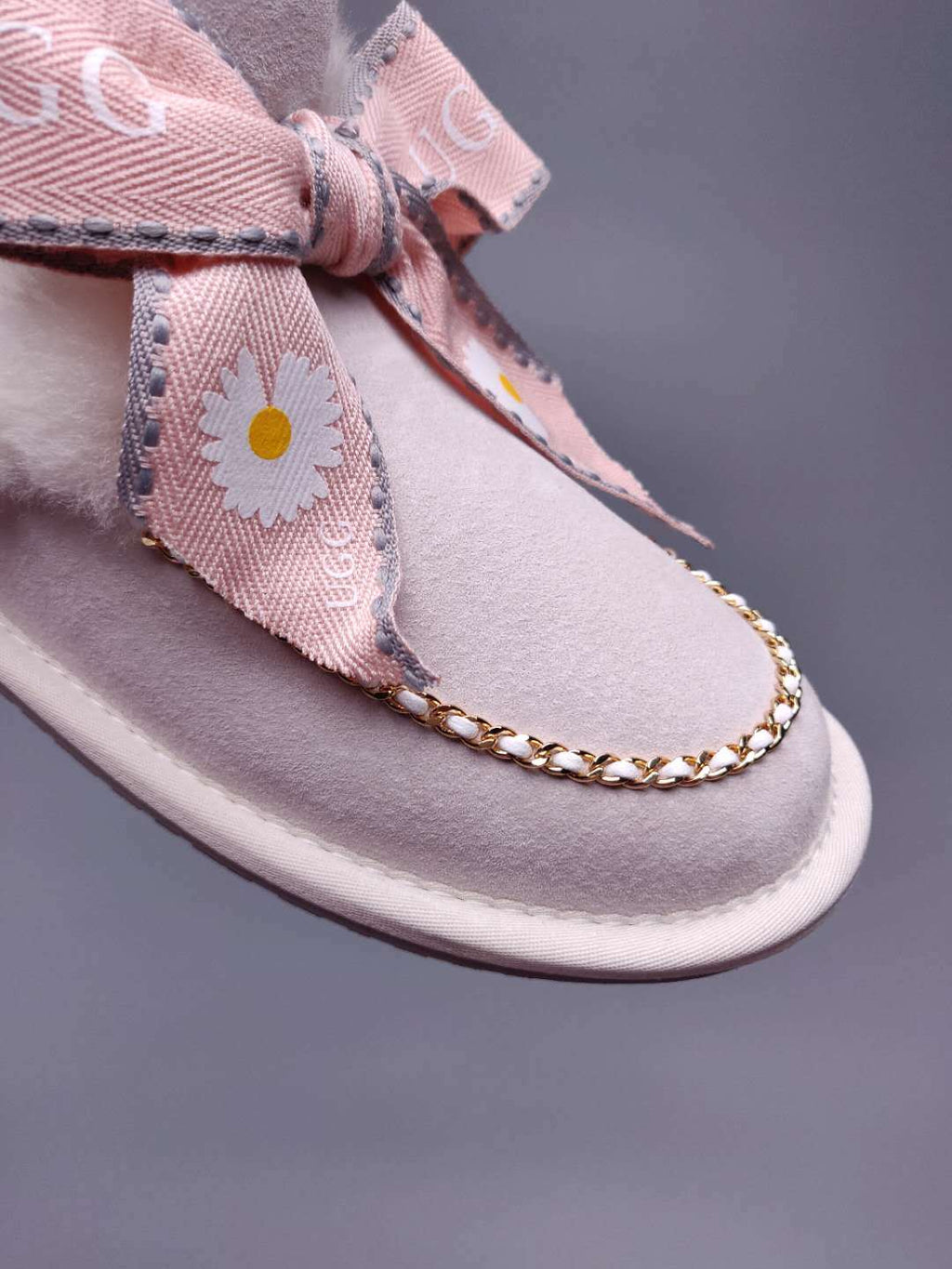 7888 Daisy Chain-and-Ribbon Detail Shoes – Milkshake White