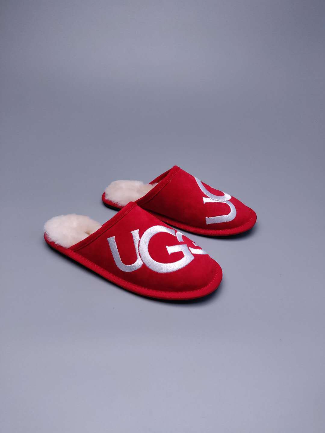 2593 Large G Indoor Slippers – Bright Red