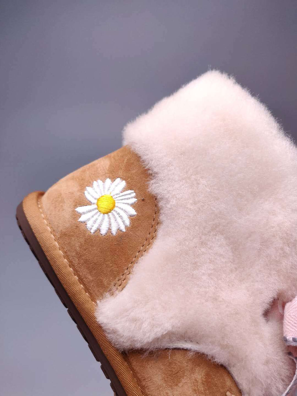 7888 Daisy Chain-and-Ribbon Detail Shoes – Chestnut