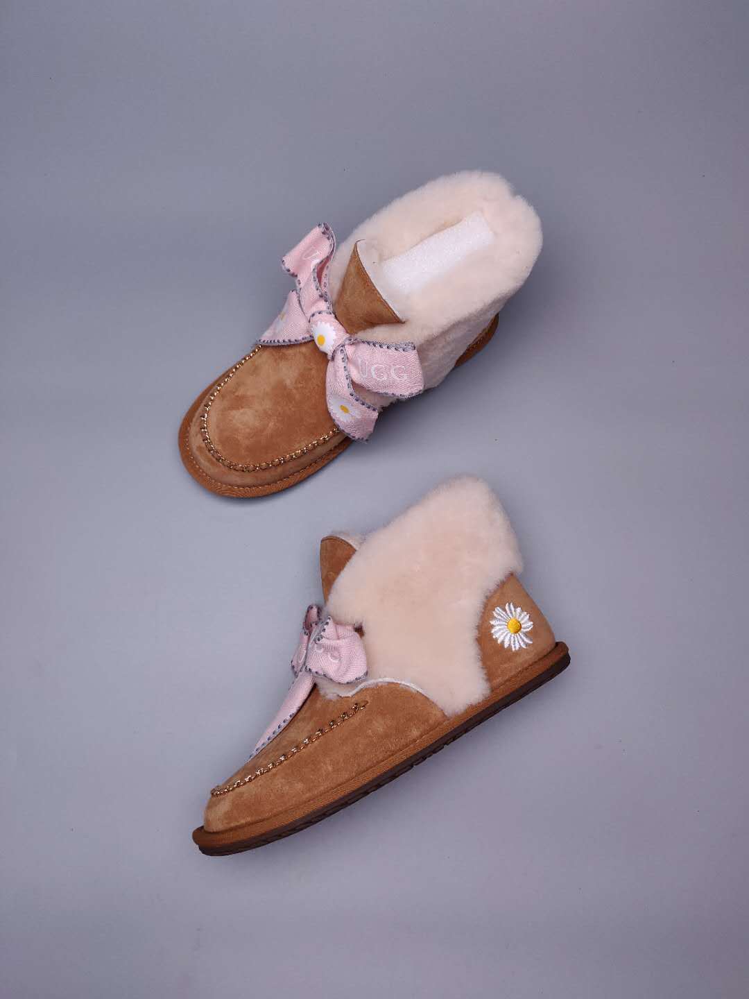 7888 Daisy Chain-and-Ribbon Detail Shoes – Chestnut