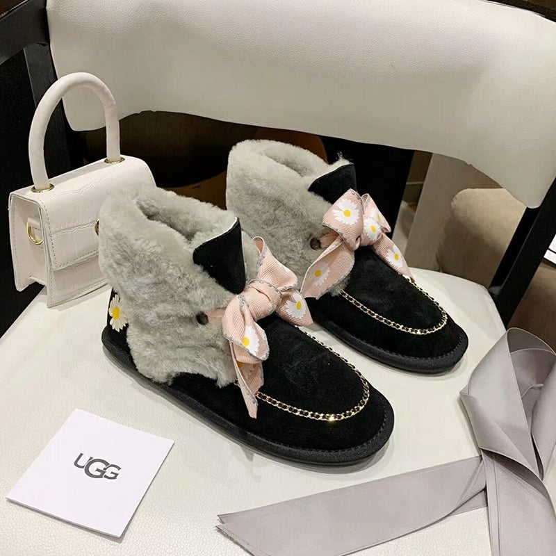 7888 Daisy Chain-and-Ribbon Detail Shoes – Black