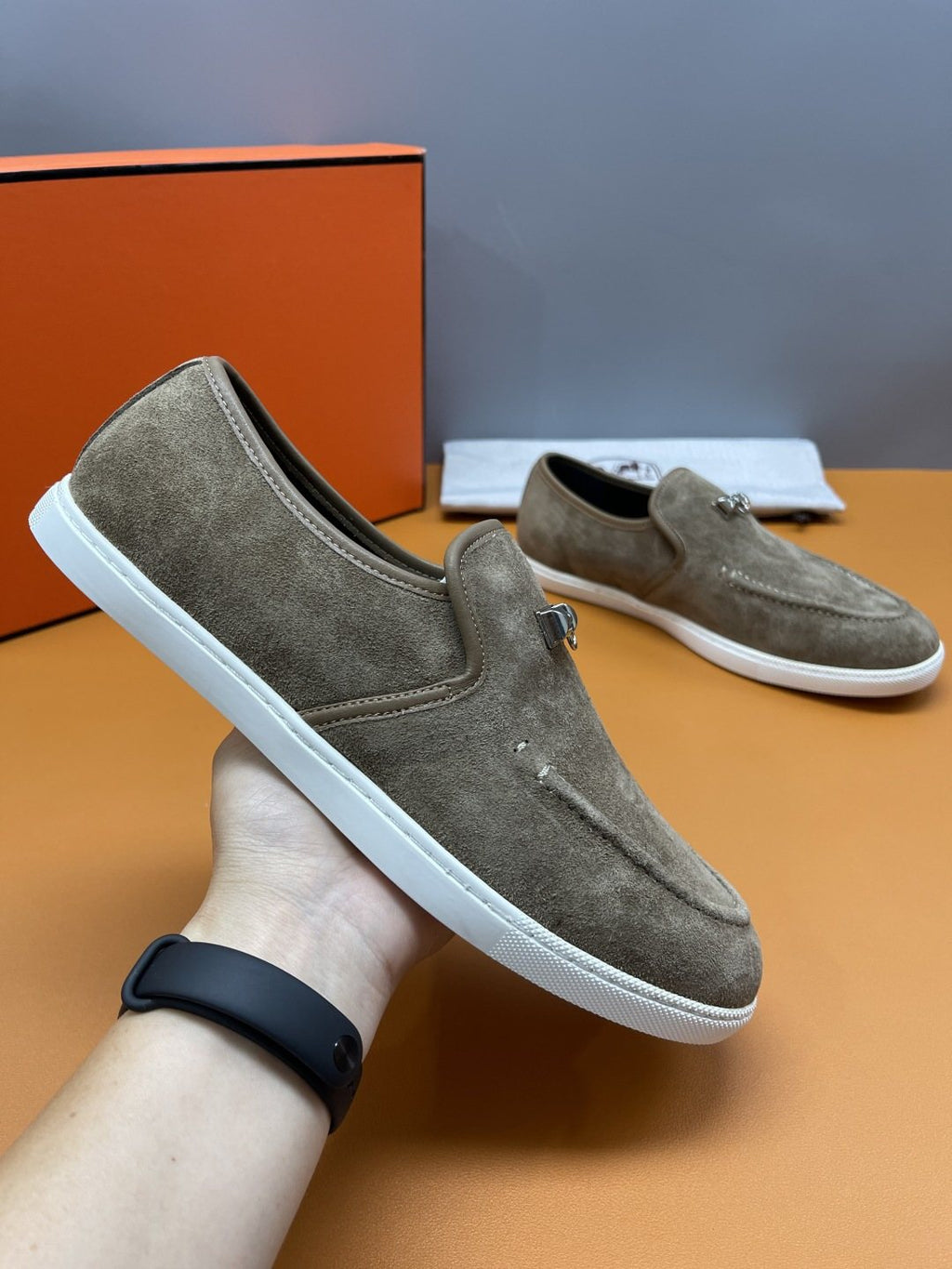 Hermès Mind Men's Buckle-Detail Loafers