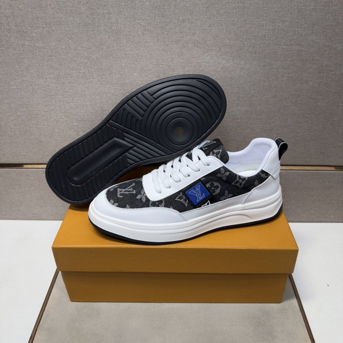 Louis Vuitton Patterned Low-Top Sneakers